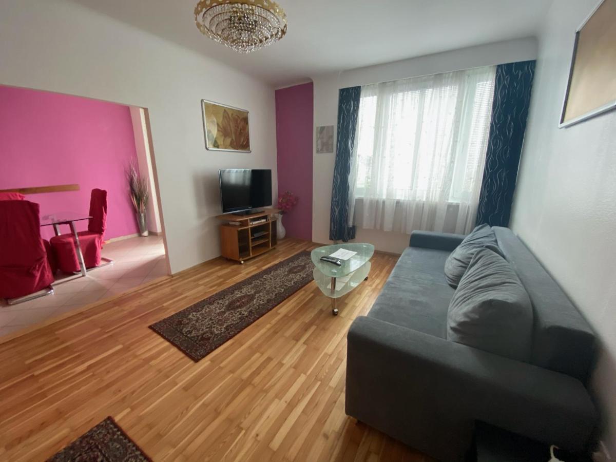 Apartment Domino Wenen Buitenkant foto
